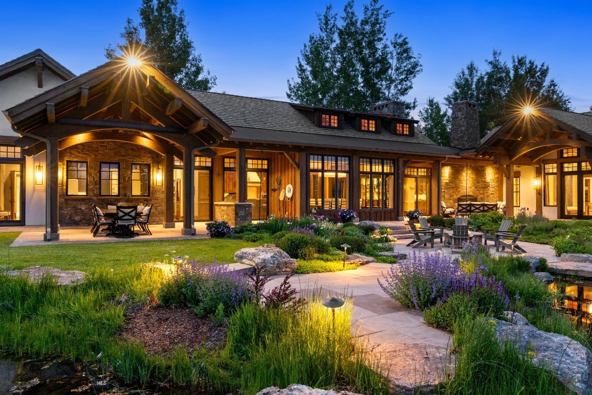 100 Farm View Lane