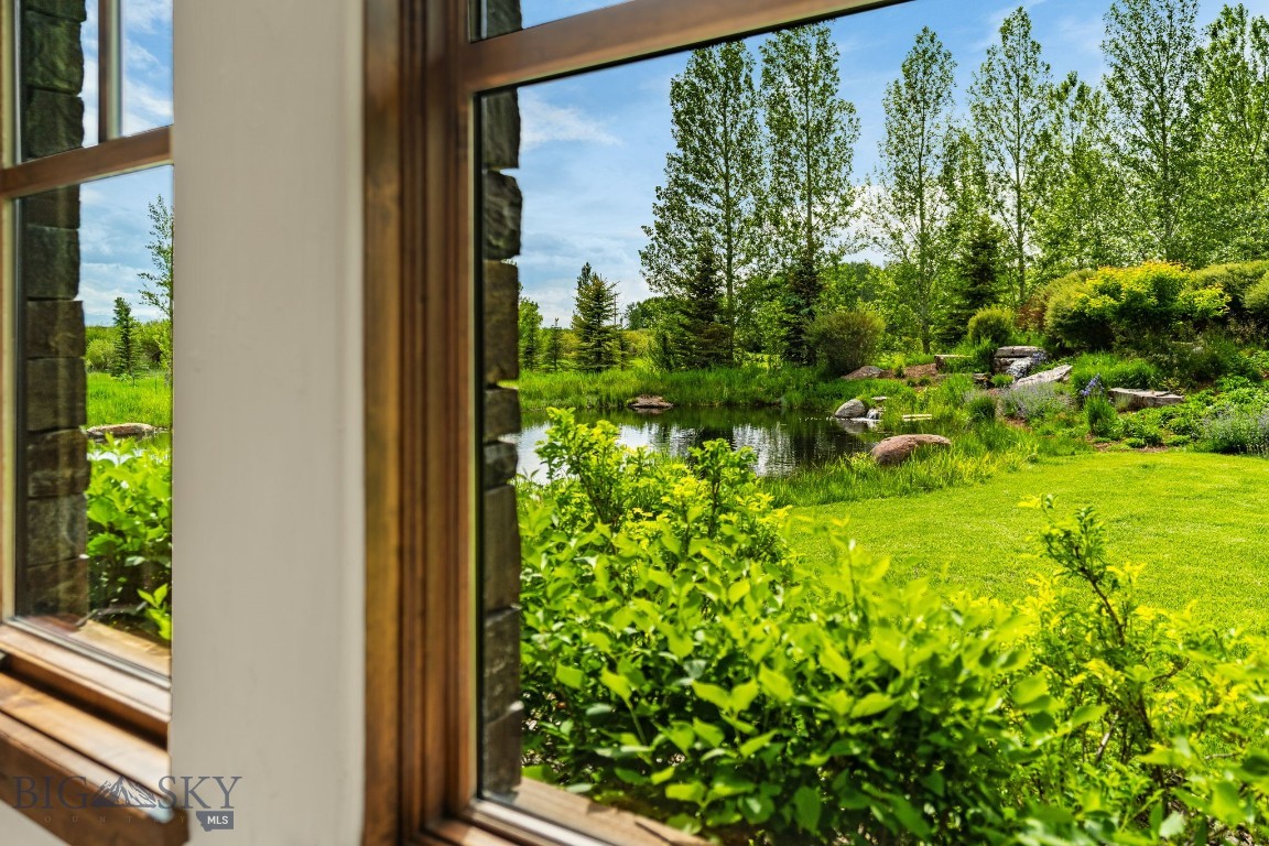 100 Farm View Lane