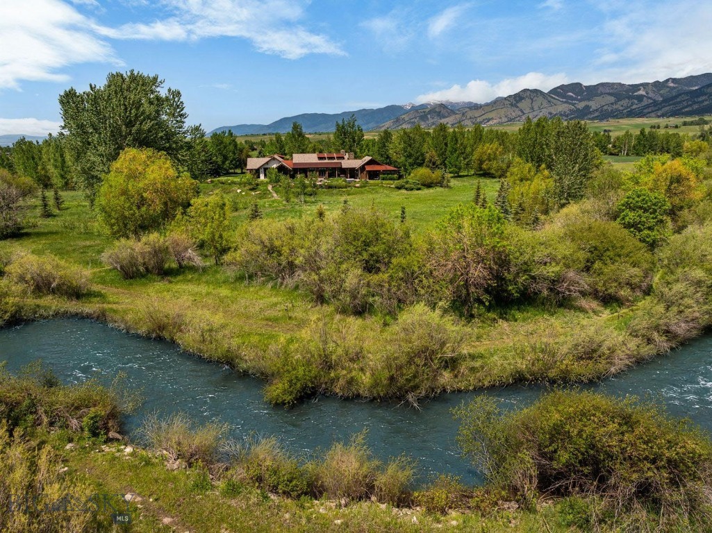 100 Farm View Lane