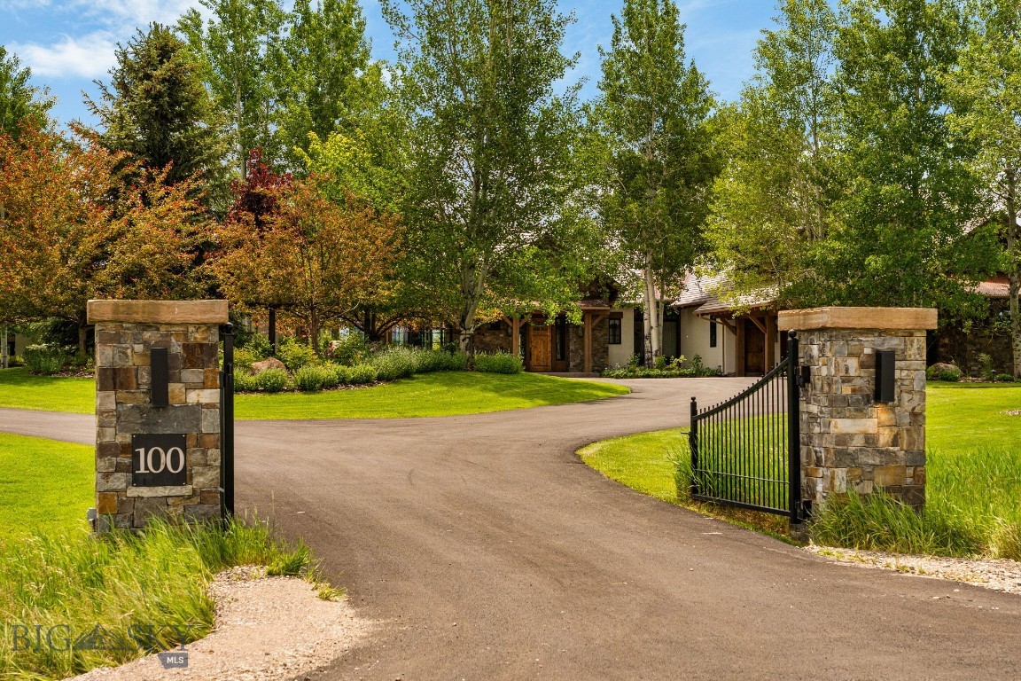 100 Farm View Lane