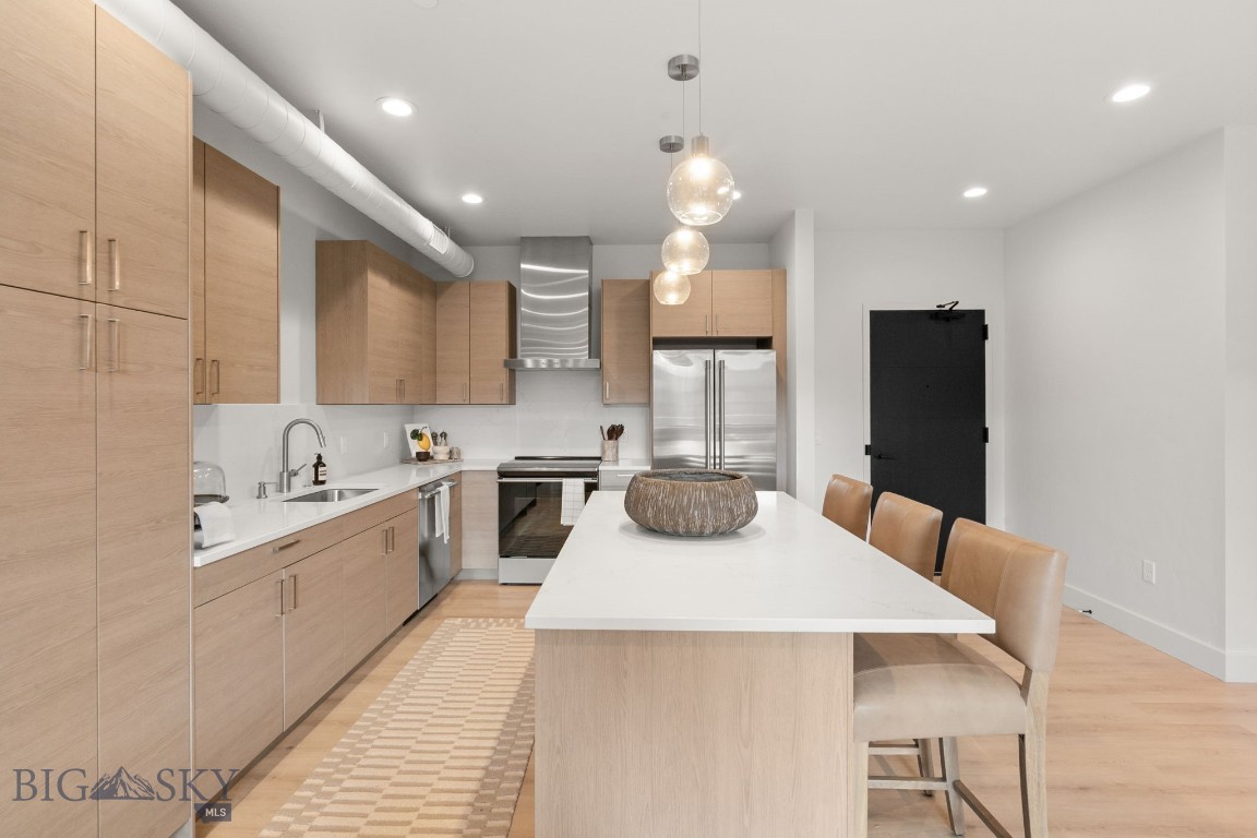 211 Town Center Avenue