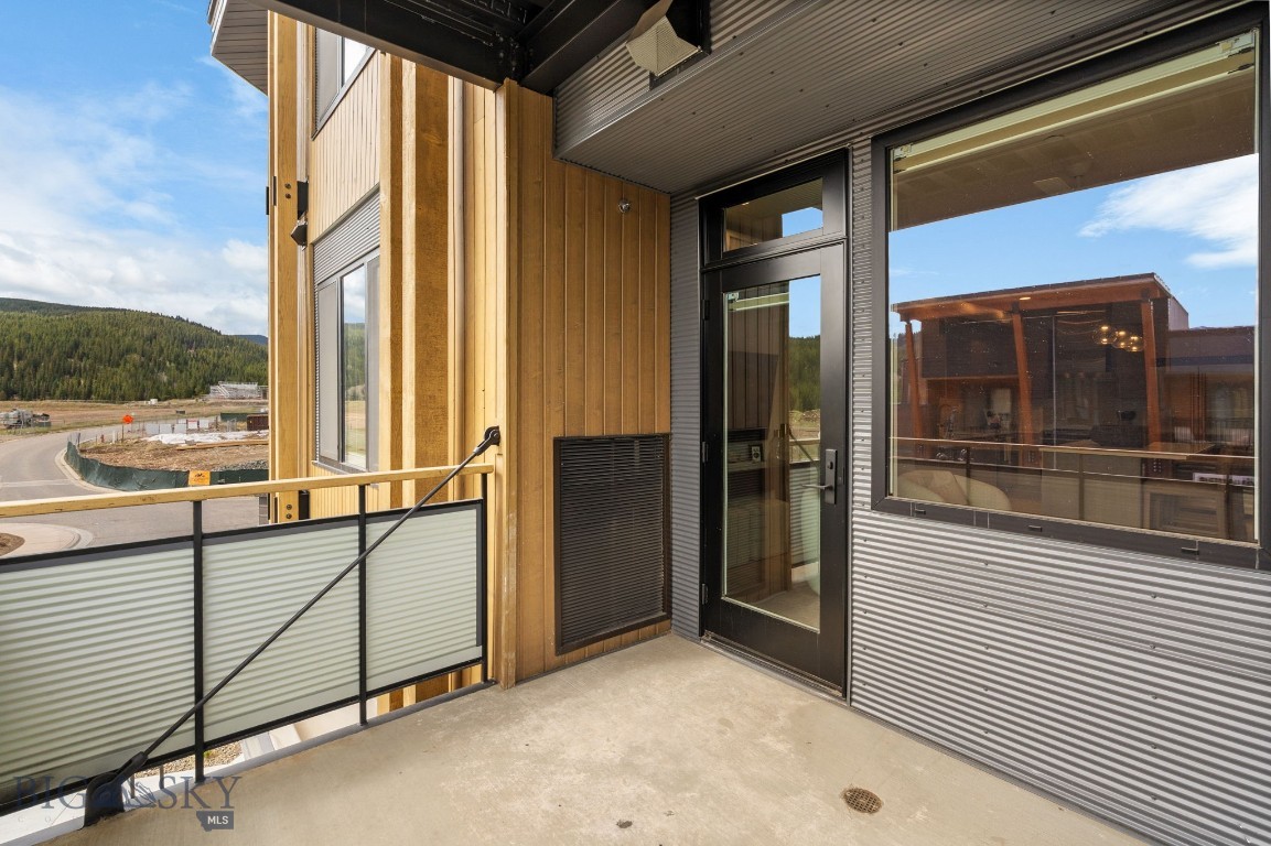 211 Town Center Avenue