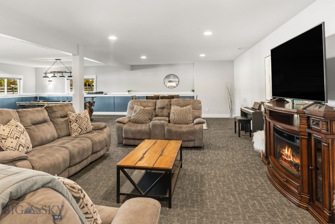 1255 Candlelight Drive