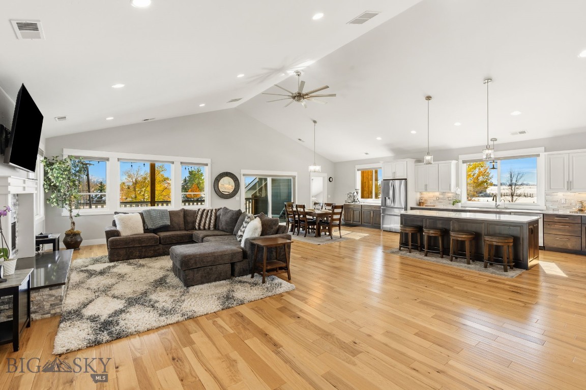 1255 Candlelight Drive