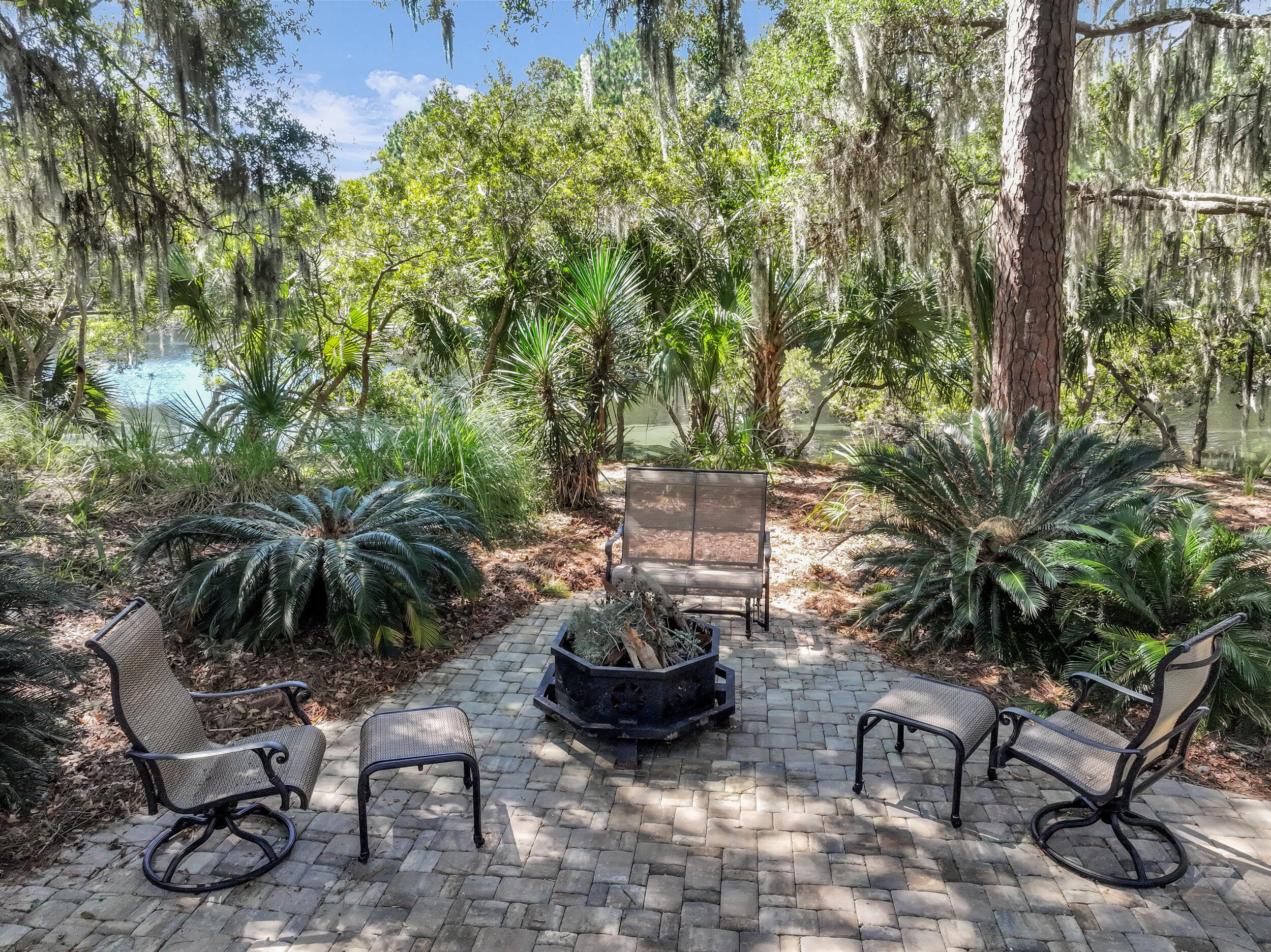 2860 Old Drake Drive