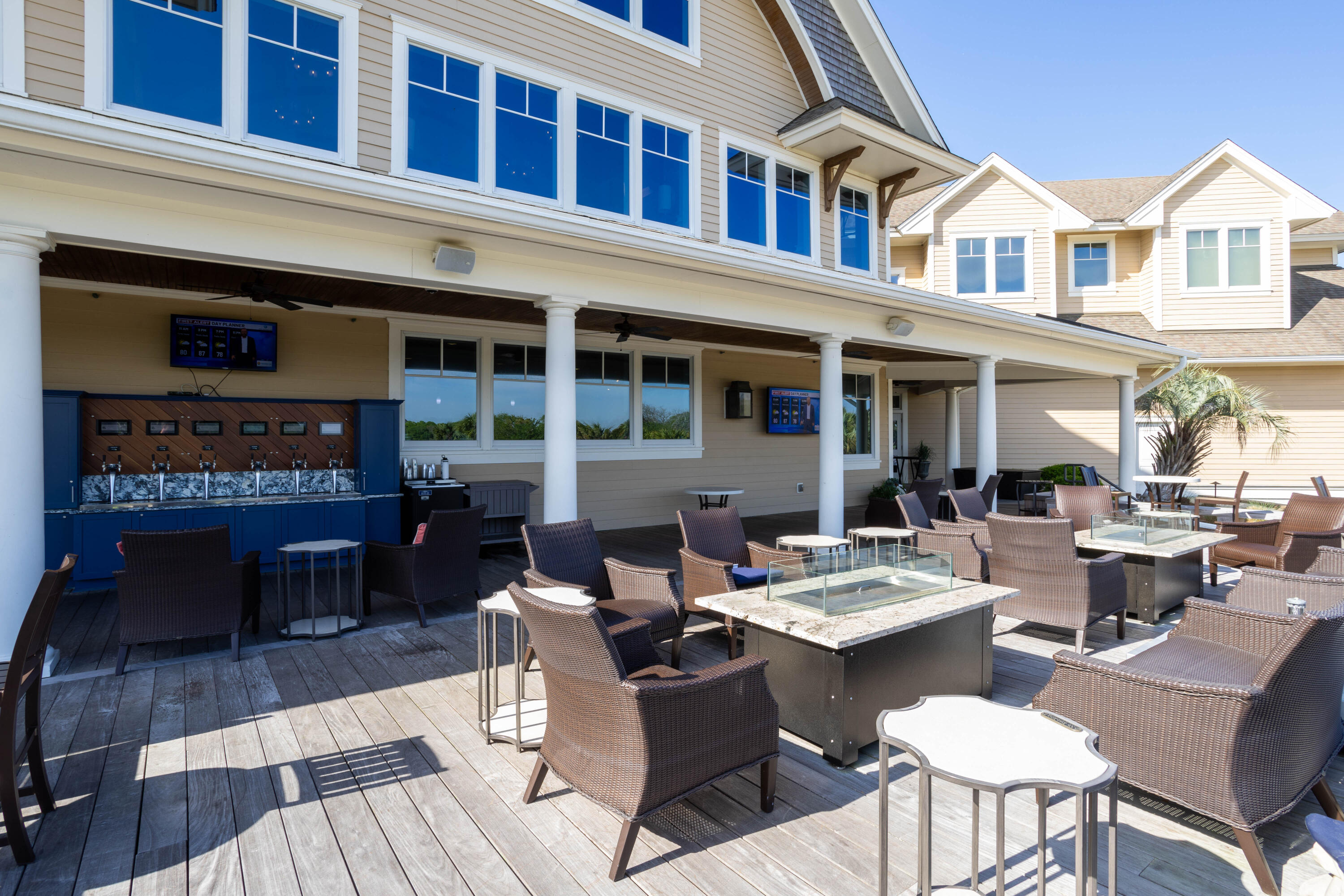 2128 Royal Pine Drive