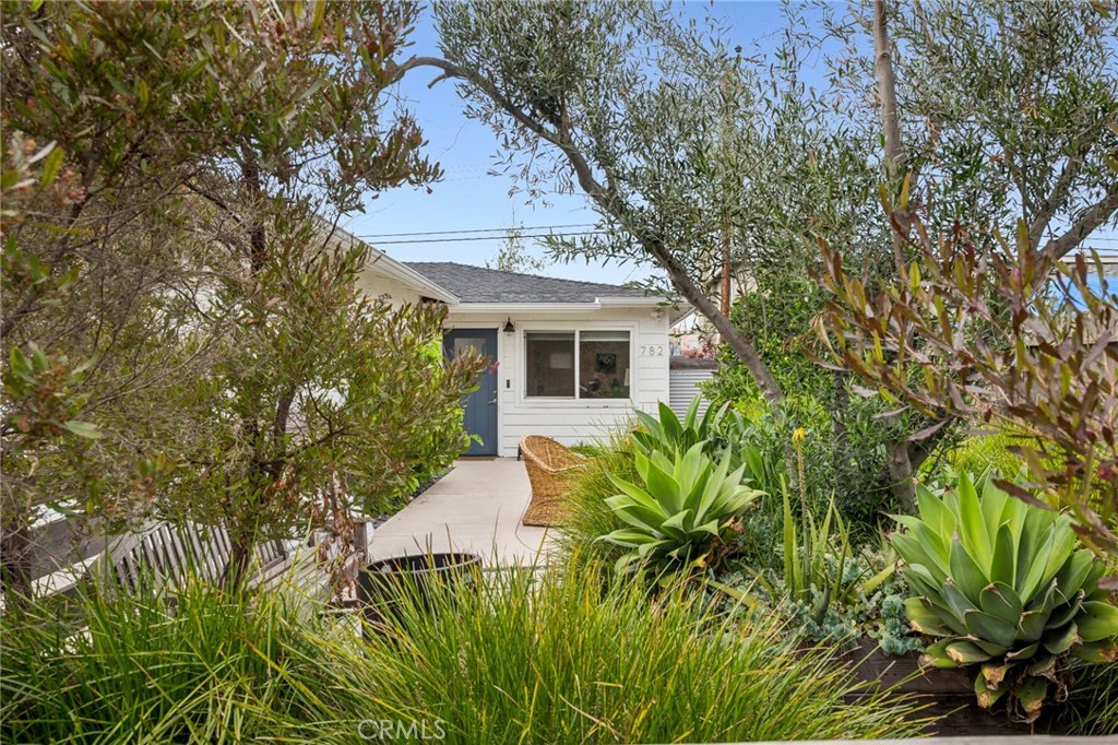 782 W 18th Street