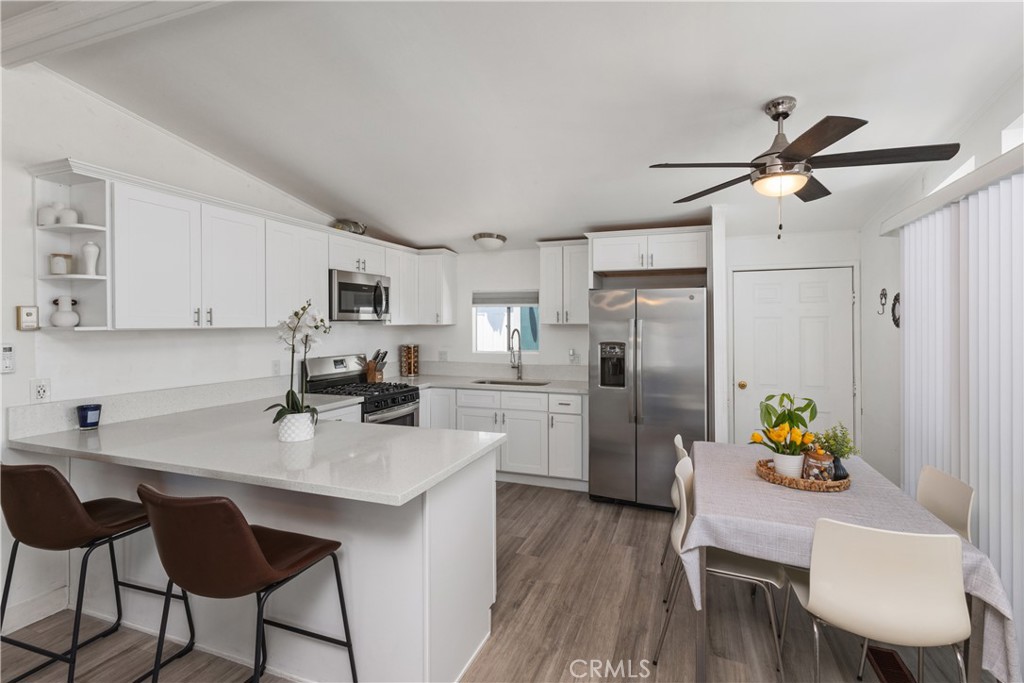 327 W Wilson Street 49