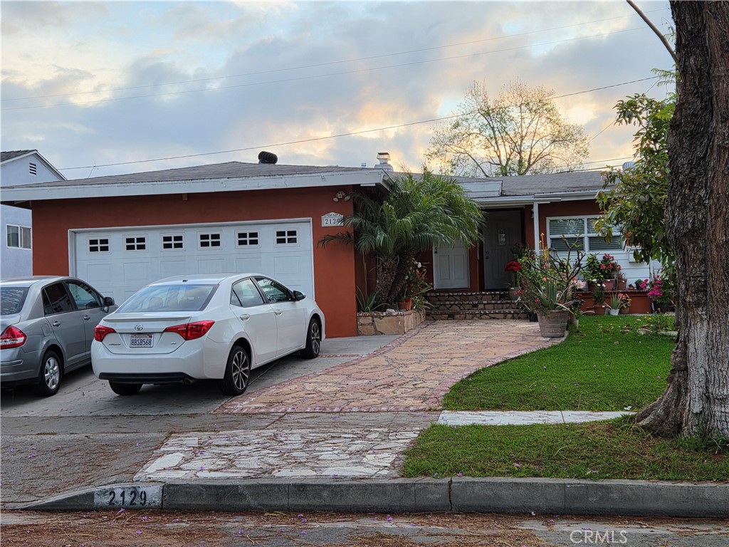 2129 N Poplar