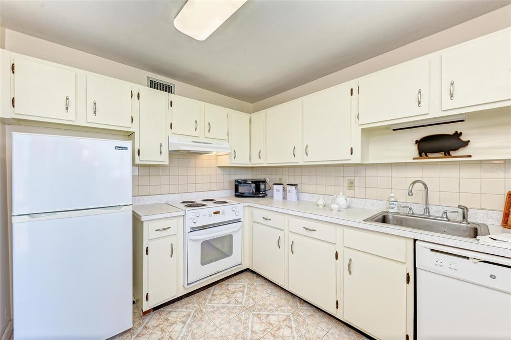 960 APOLLO BEACH BLVD #201