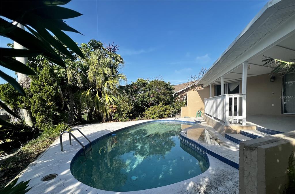 4516 MANGROVE POINT RD