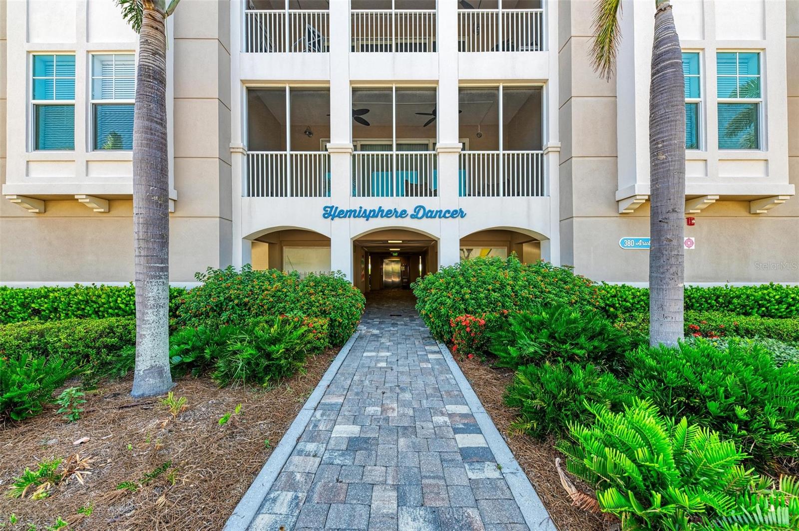 380 ARUBA CIR #302