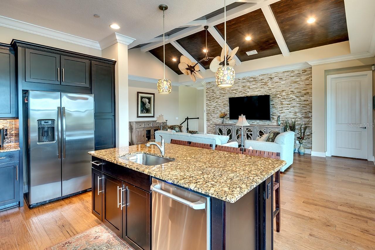 234 SAPPHIRE LAKE DR #202