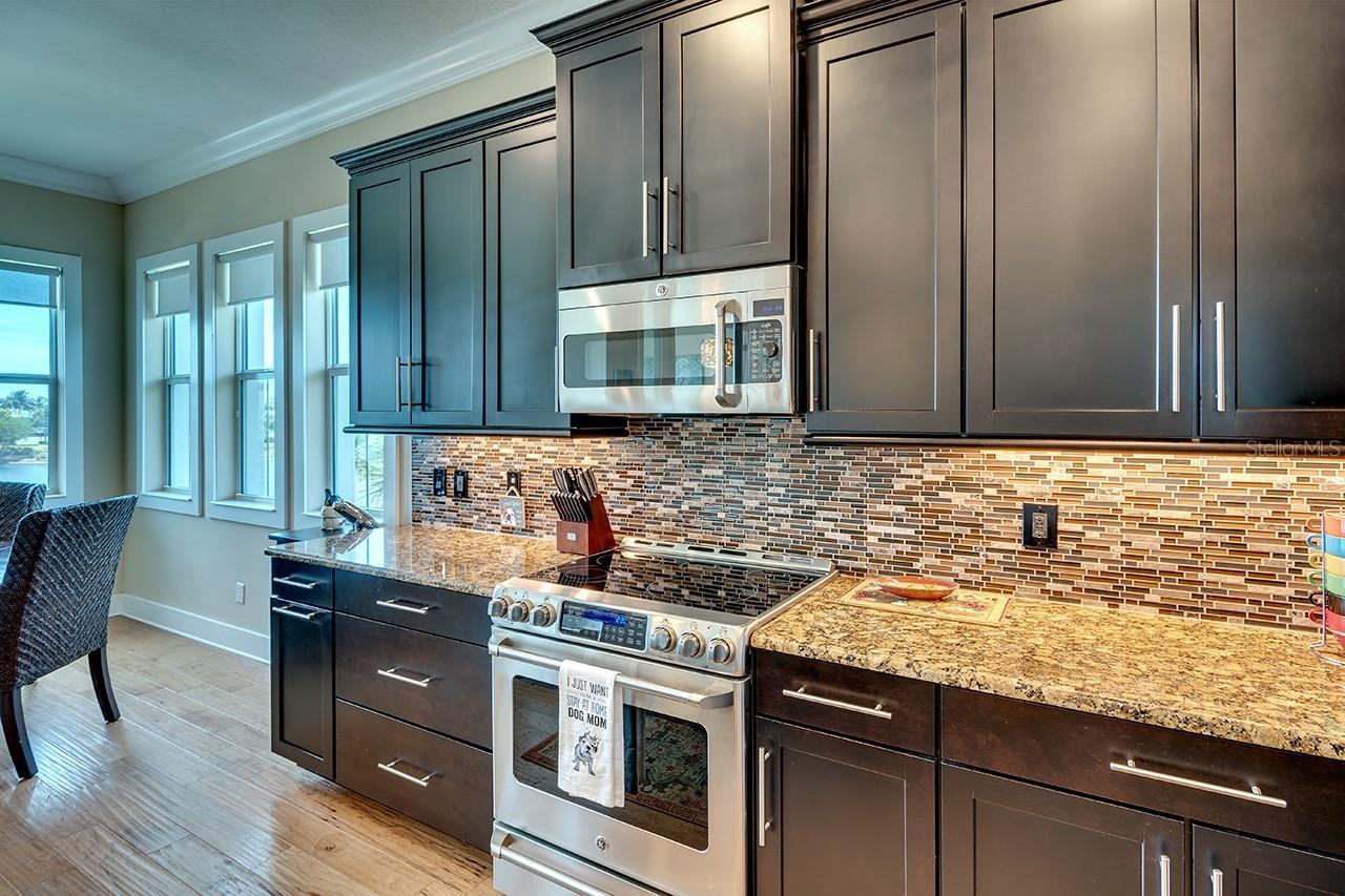 234 SAPPHIRE LAKE DR #202