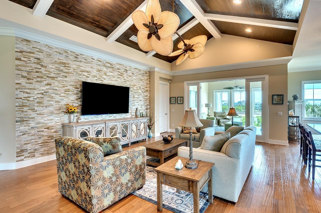 234 SAPPHIRE LAKE DR #202