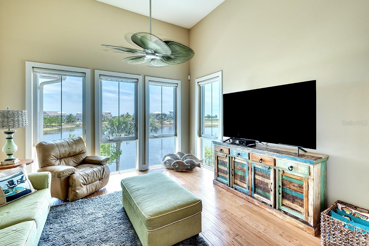 234 SAPPHIRE LAKE DR #202