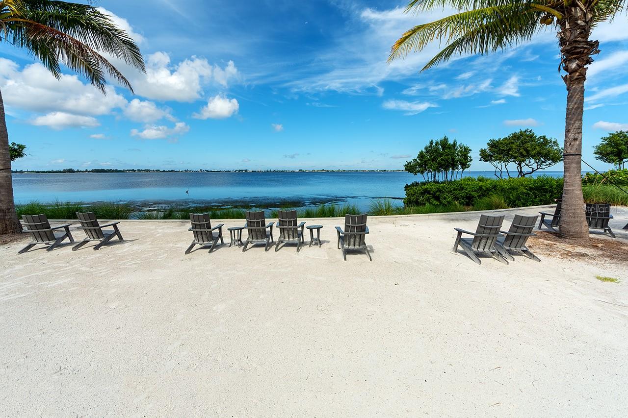 234 SAPPHIRE LAKE DR #202