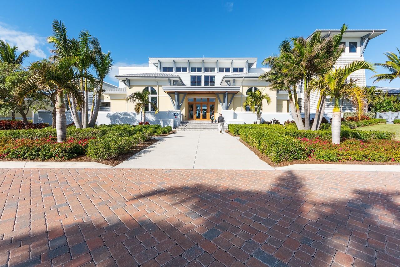 234 SAPPHIRE LAKE DR #202