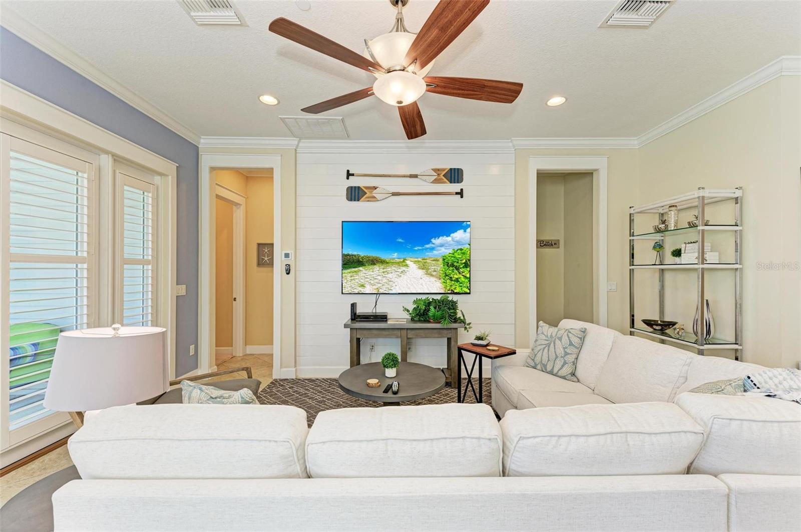 308 SAPPHIRE LAKE DR #101