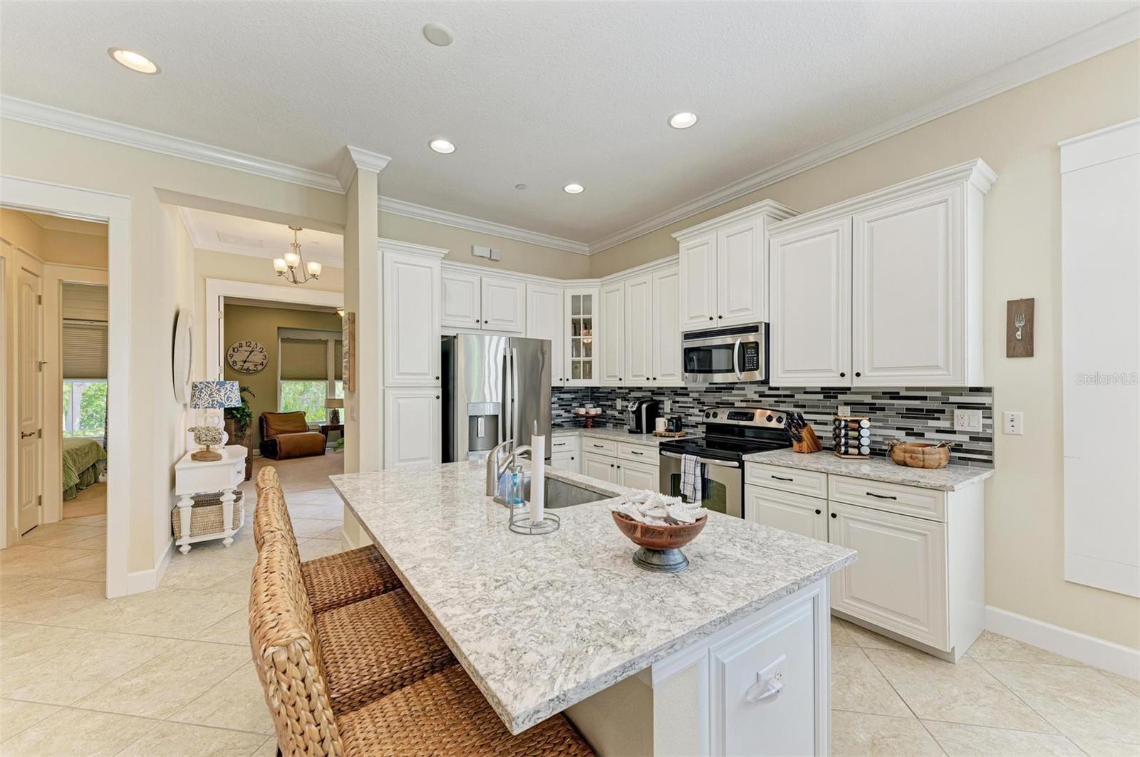 308 SAPPHIRE LAKE DR #101