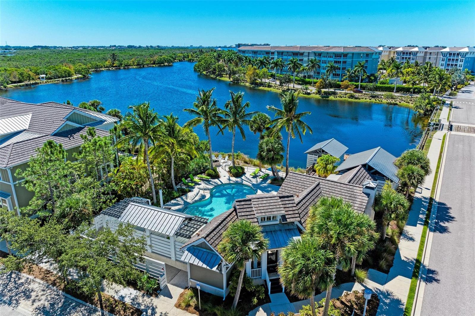 308 SAPPHIRE LAKE DR #101