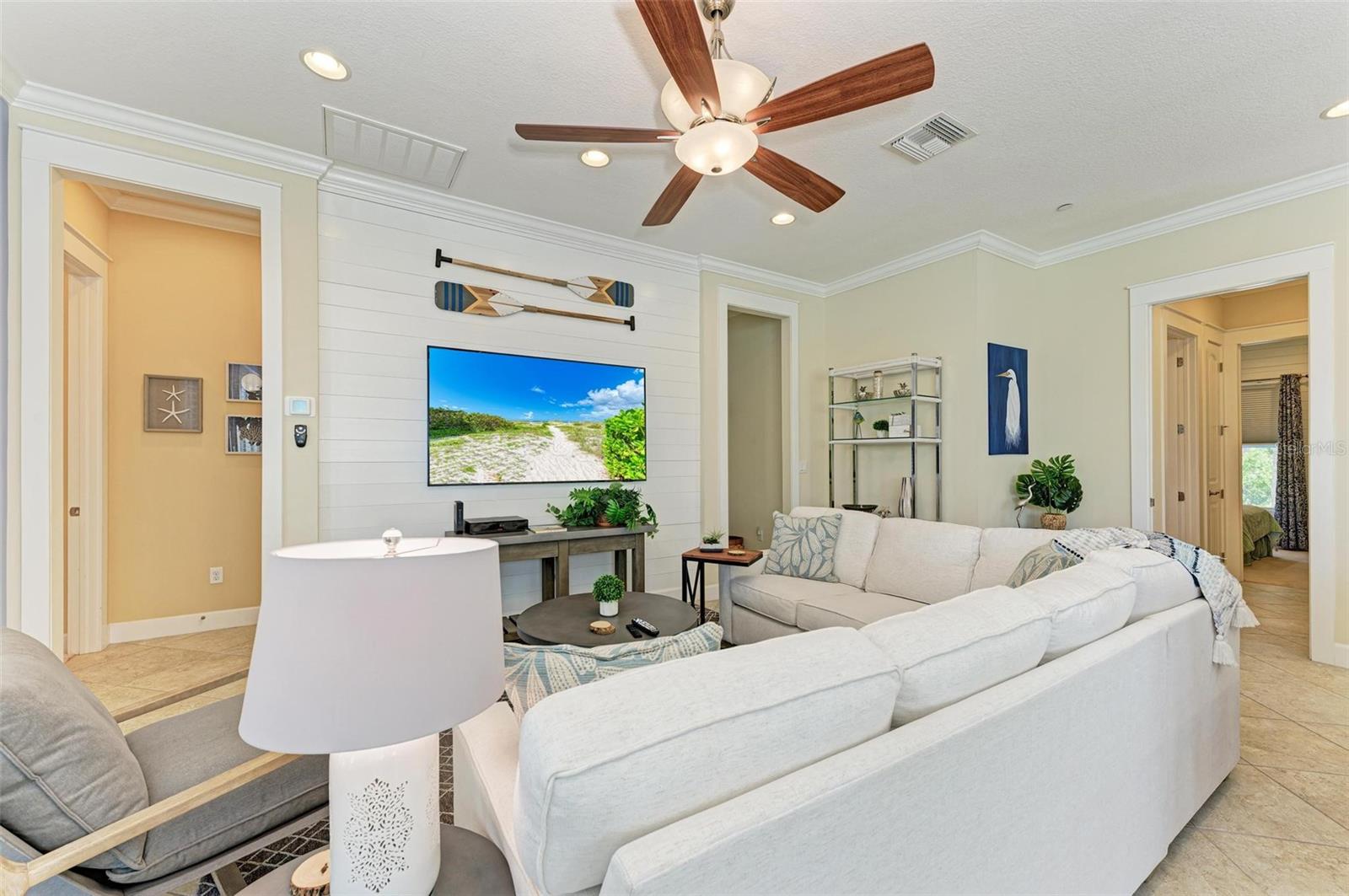 308 SAPPHIRE LAKE DR #101