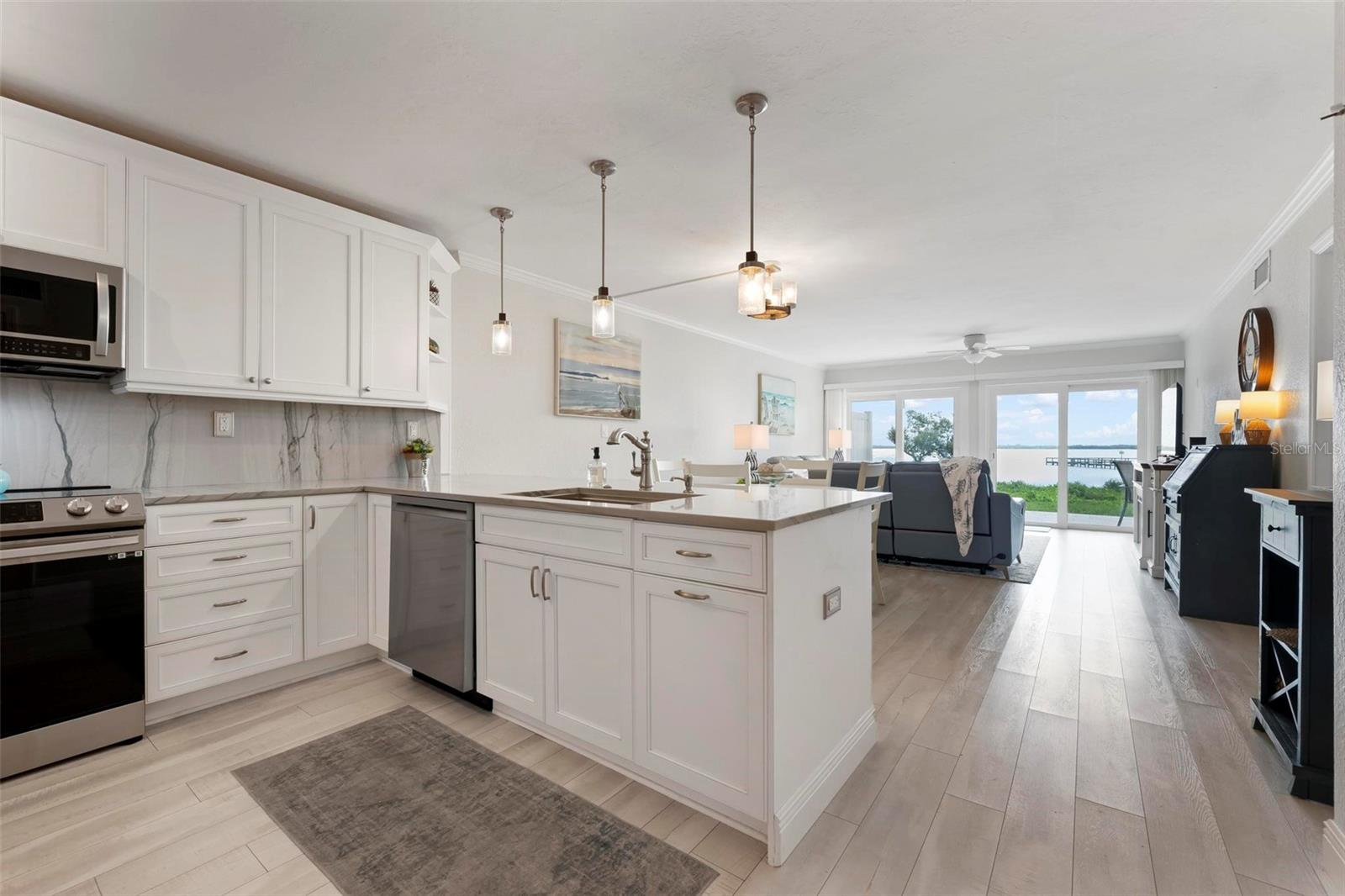 743 MANATEE AVE #743