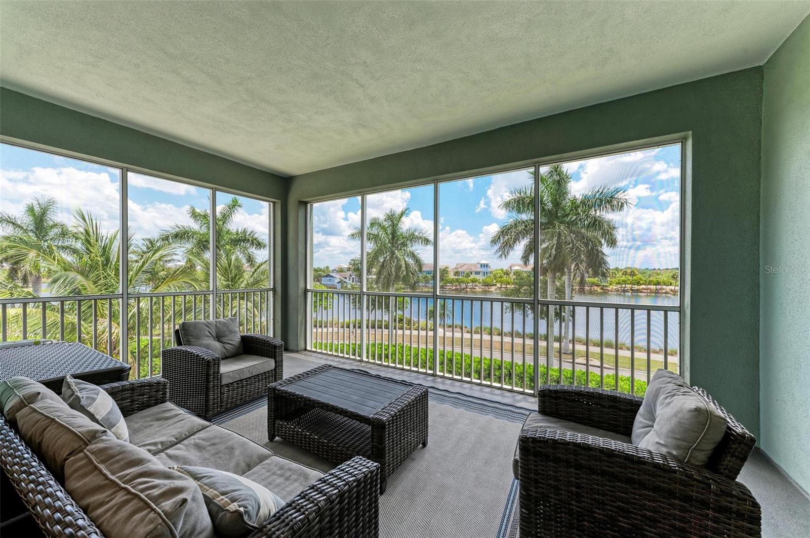 379 ARUBA CIR #202