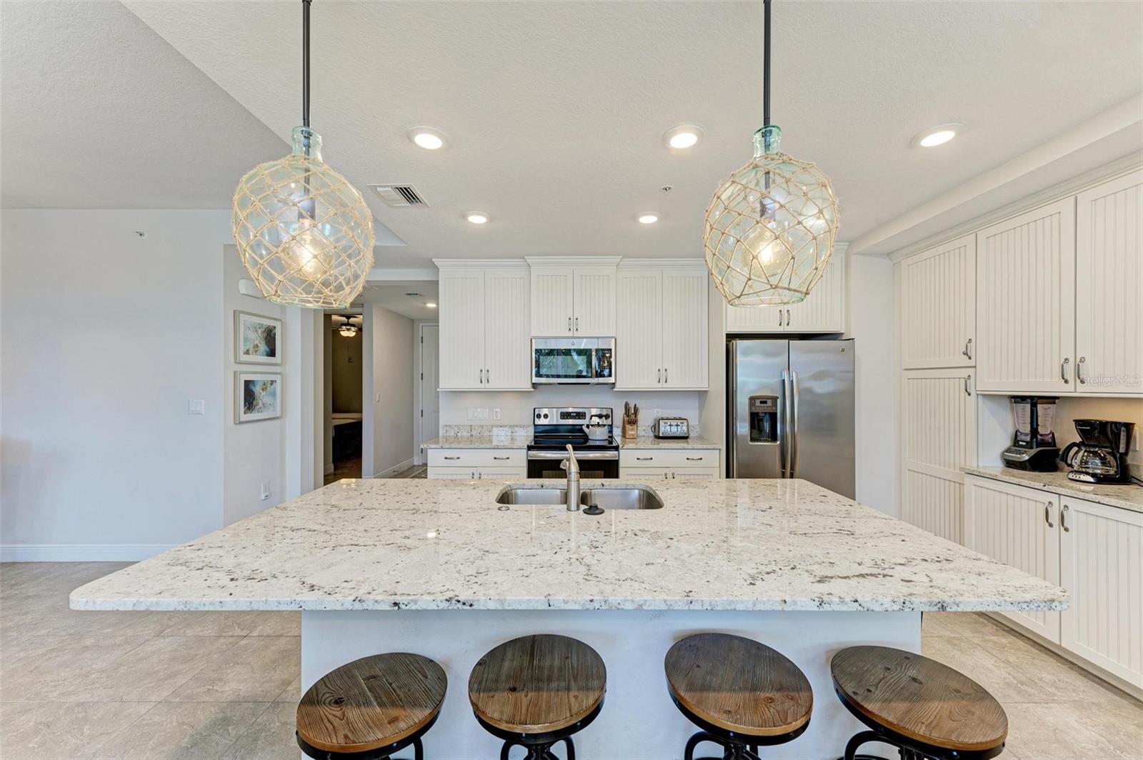 379 ARUBA CIR #202