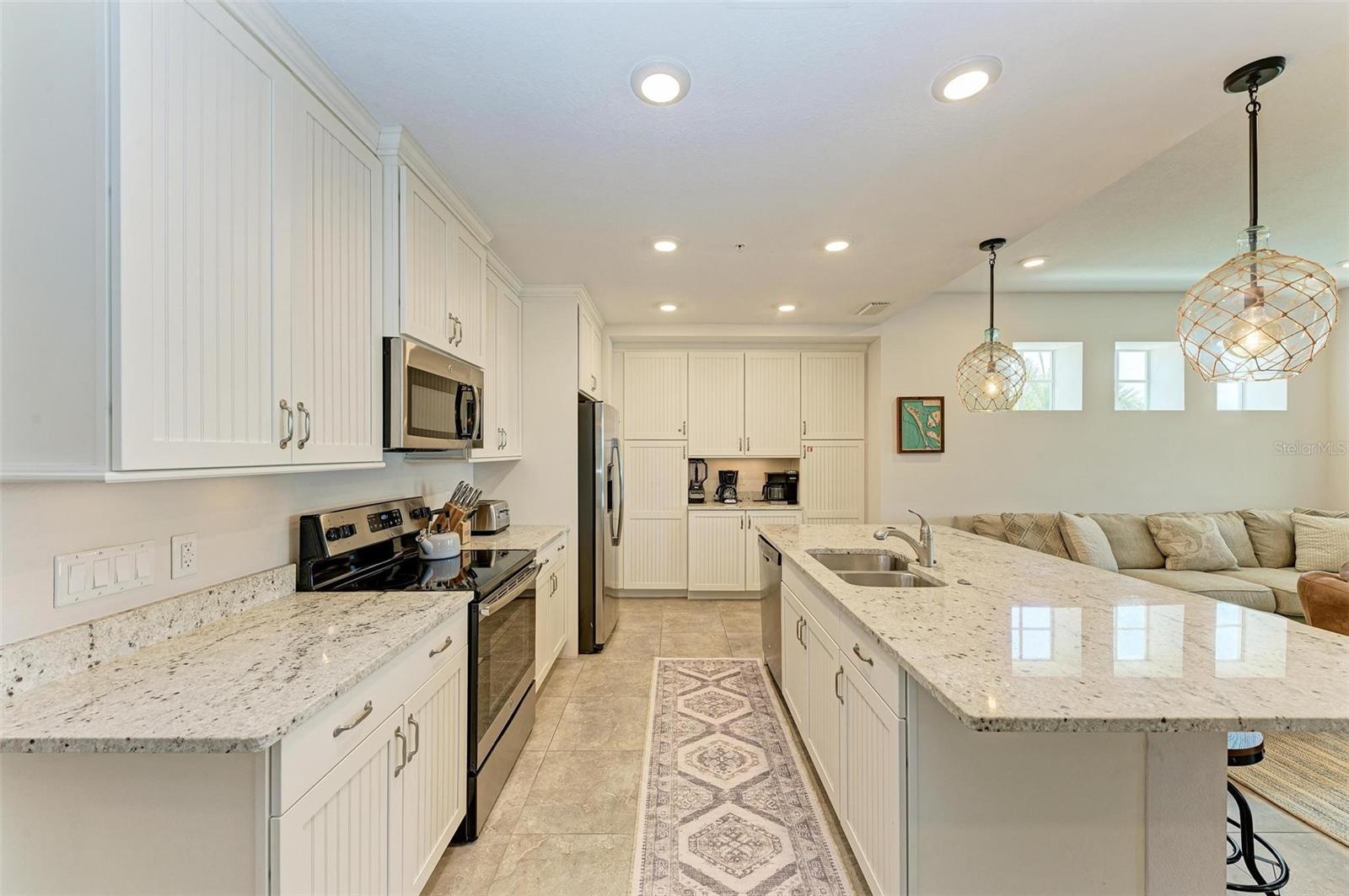 379 ARUBA CIR #202