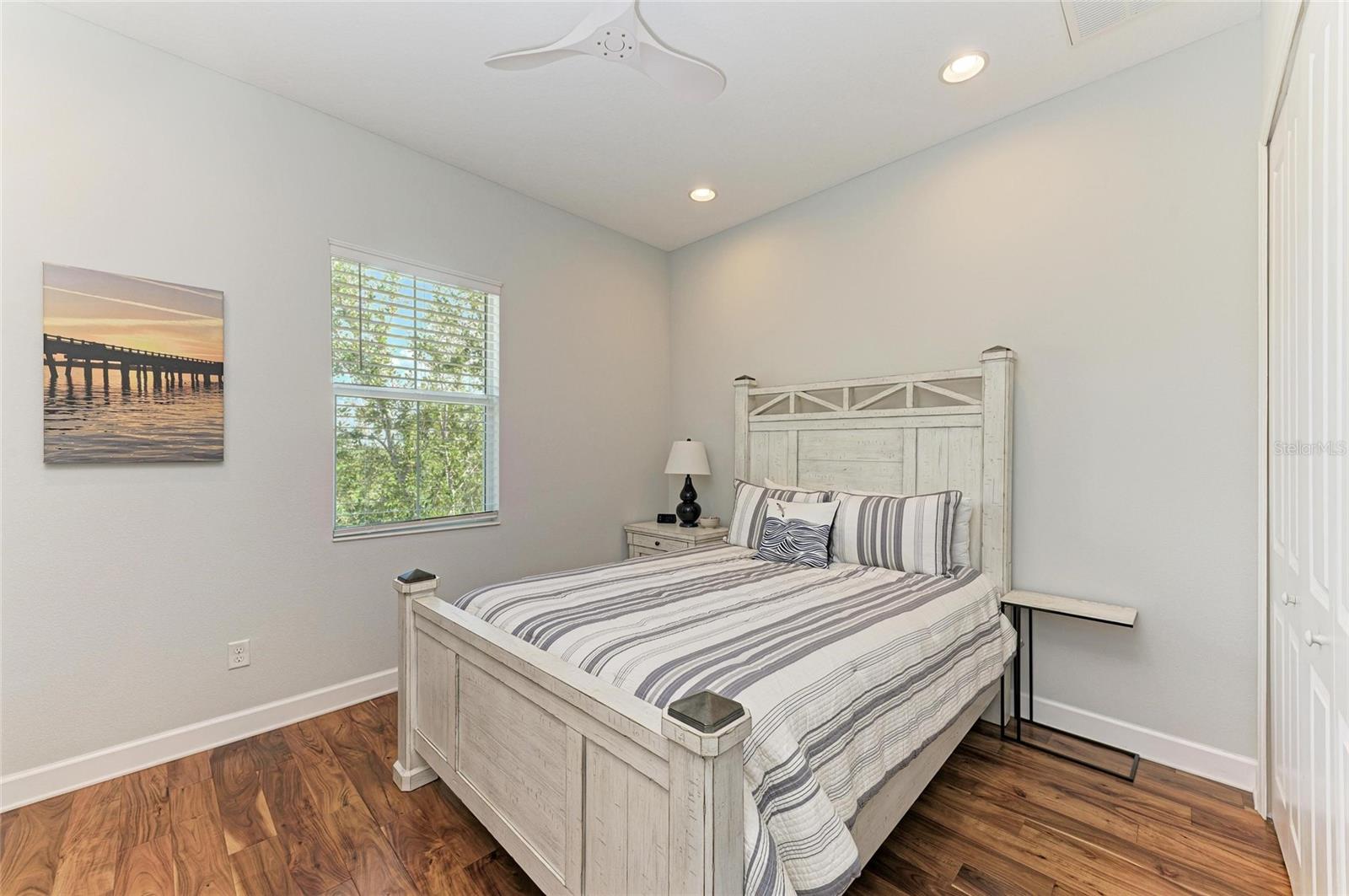 308 SAPPHIRE LAKE DR #202