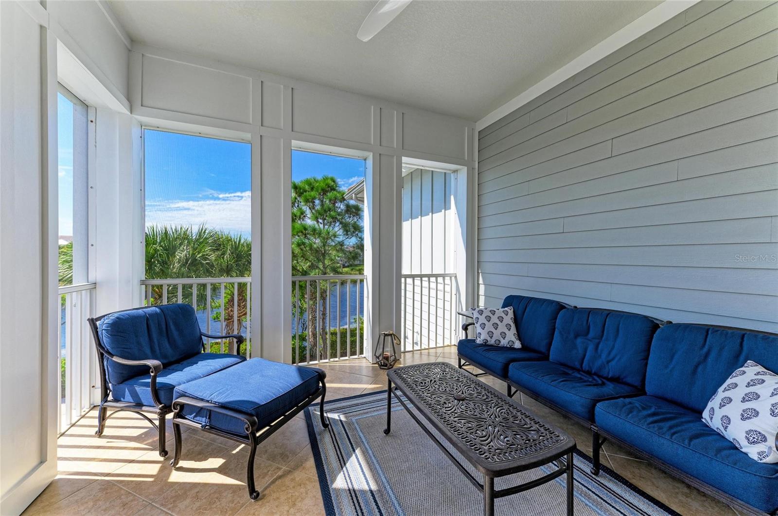 308 SAPPHIRE LAKE DR #202