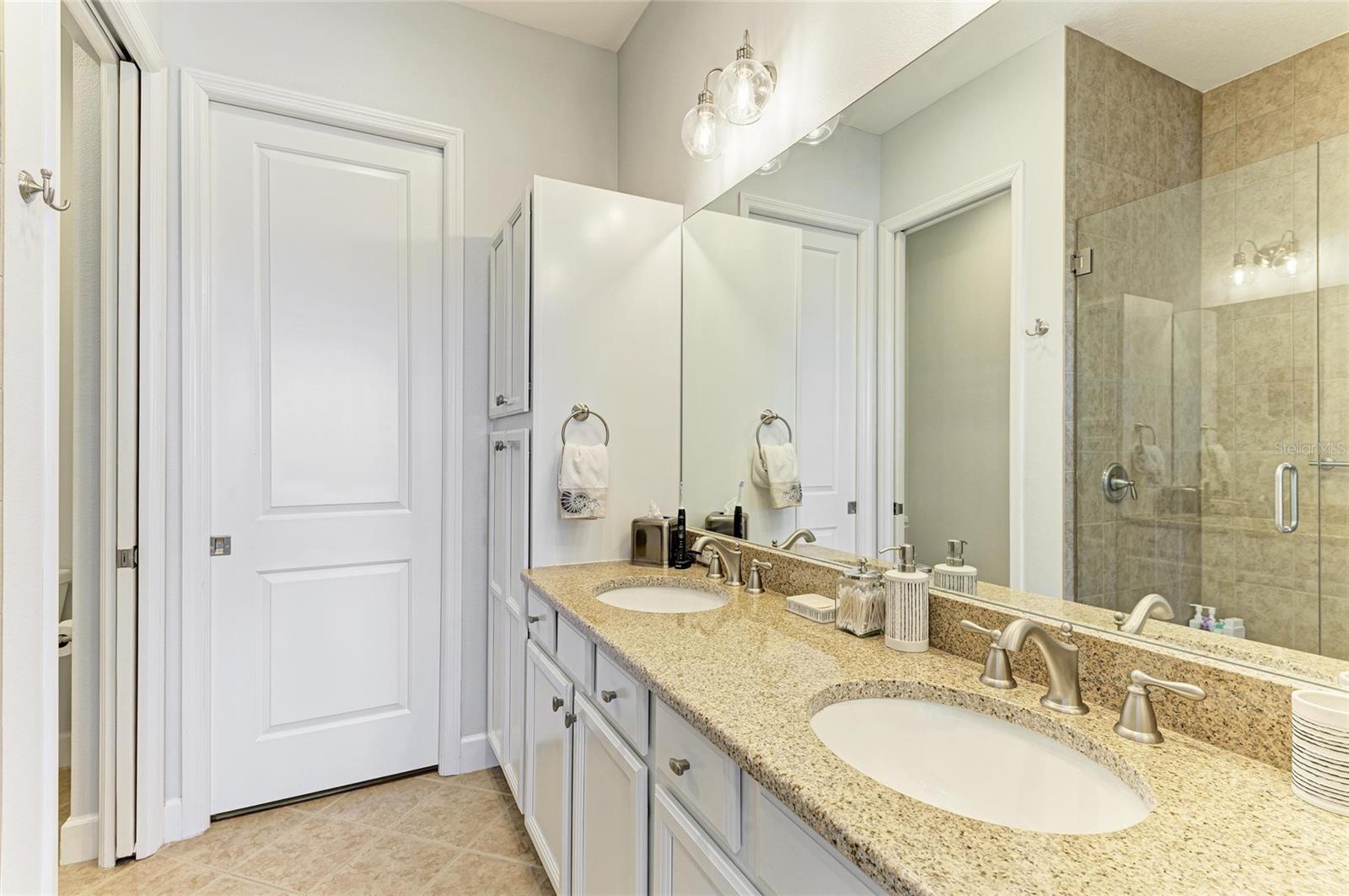 308 SAPPHIRE LAKE DR #202