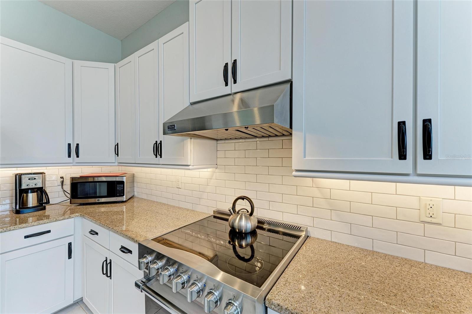 308 SAPPHIRE LAKE DR #202