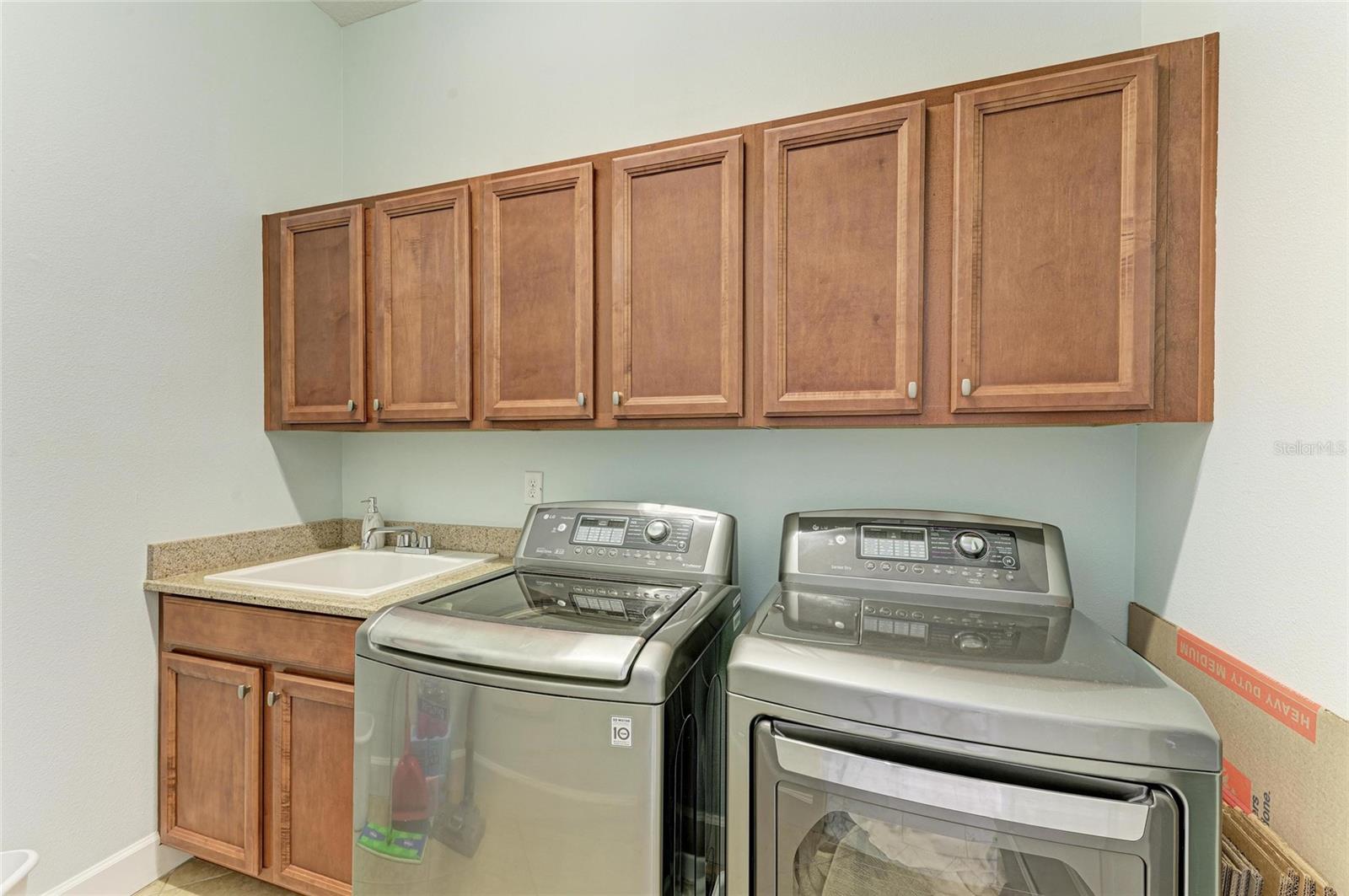 308 SAPPHIRE LAKE DR #202