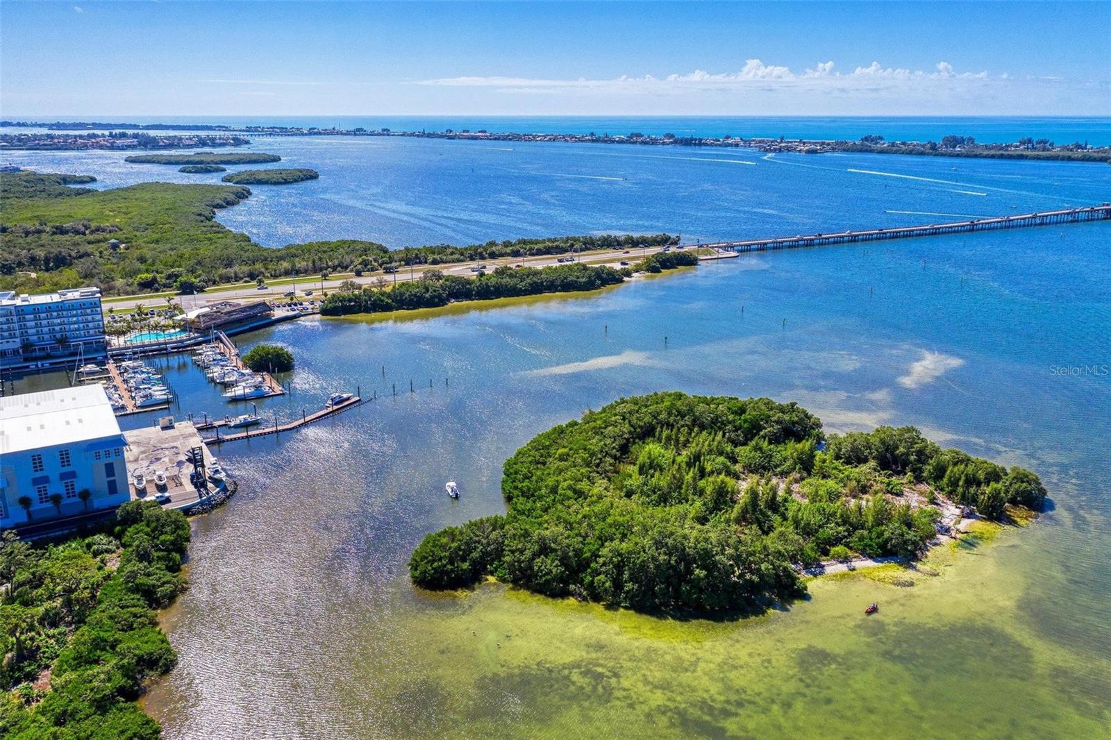 308 SAPPHIRE LAKE DR #202