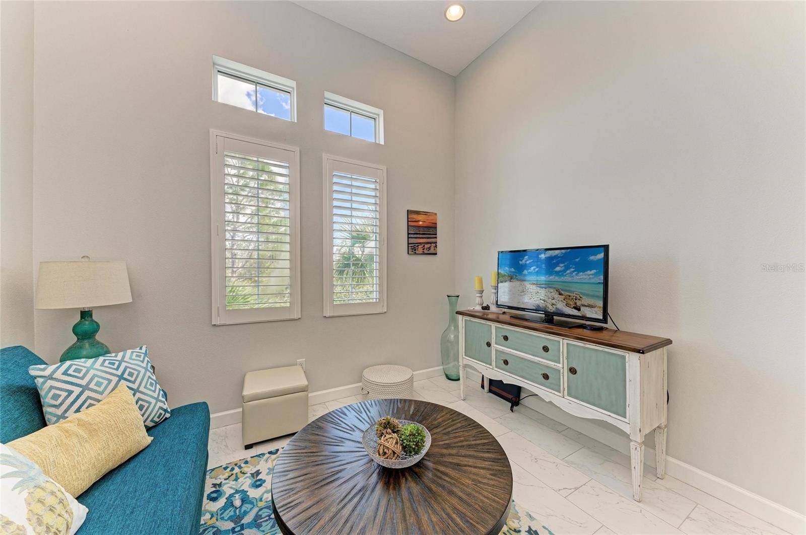 308 SAPPHIRE LAKE DR #202