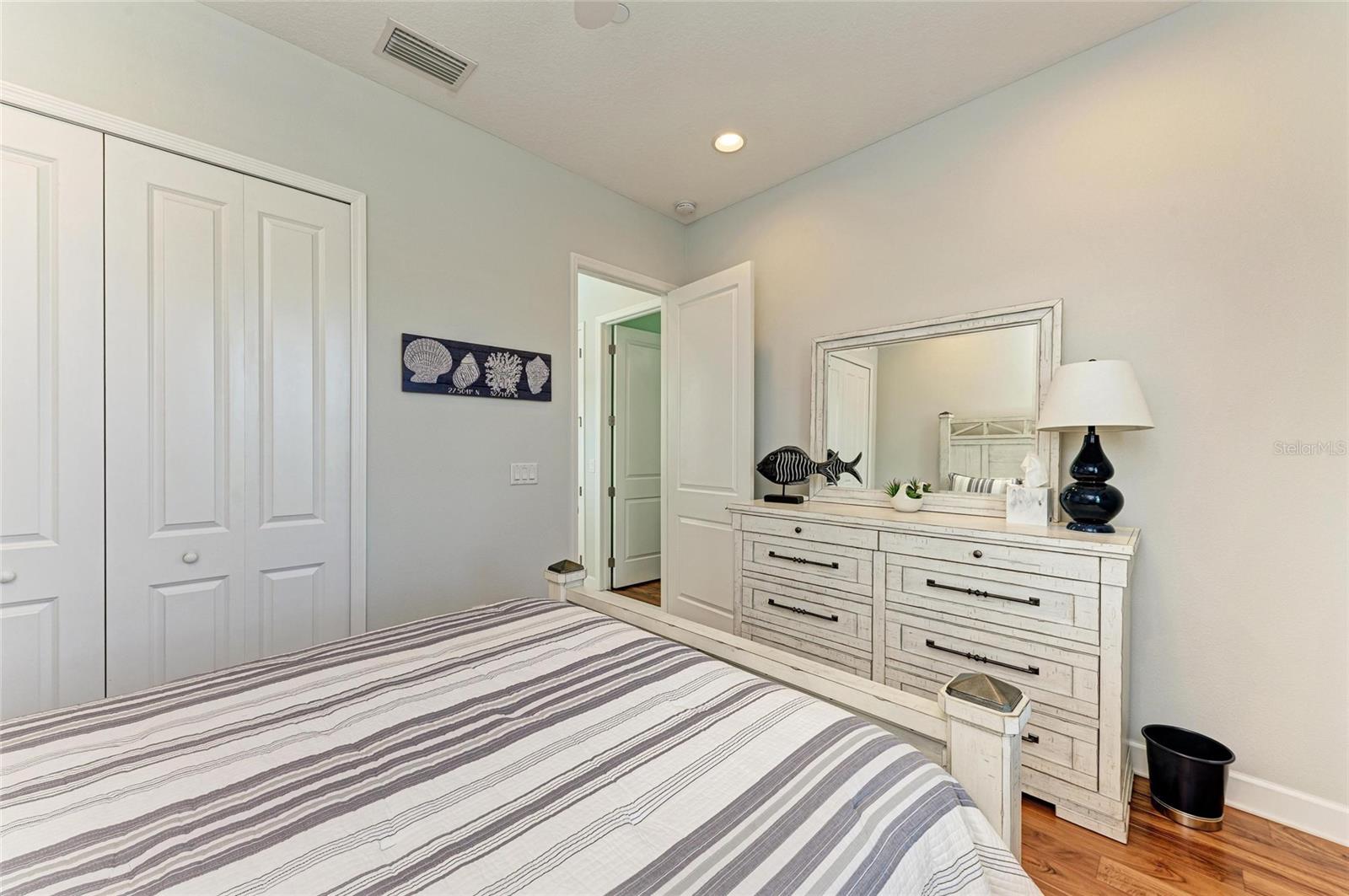 308 SAPPHIRE LAKE DR #202