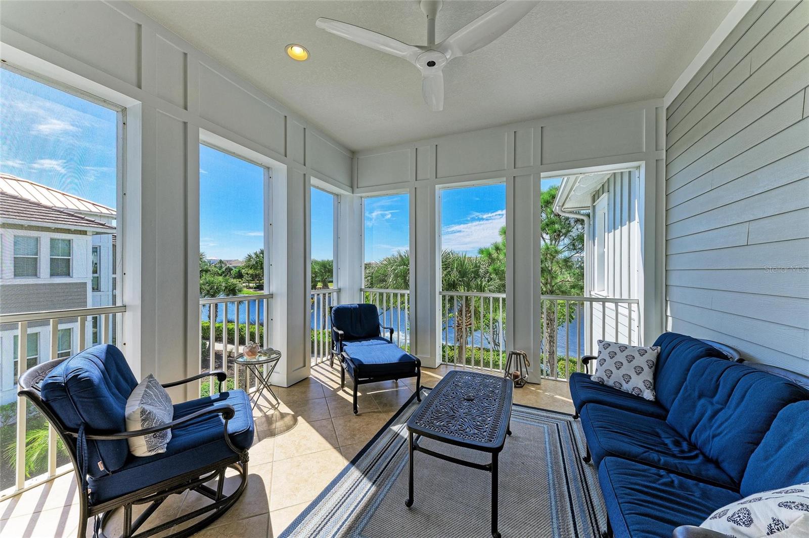 308 SAPPHIRE LAKE DR #202