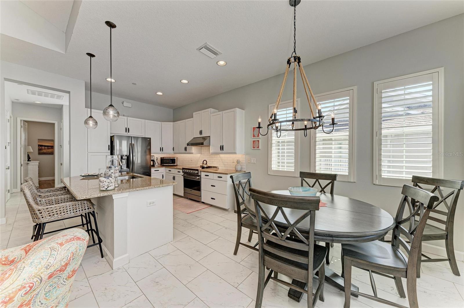 308 SAPPHIRE LAKE DR #202