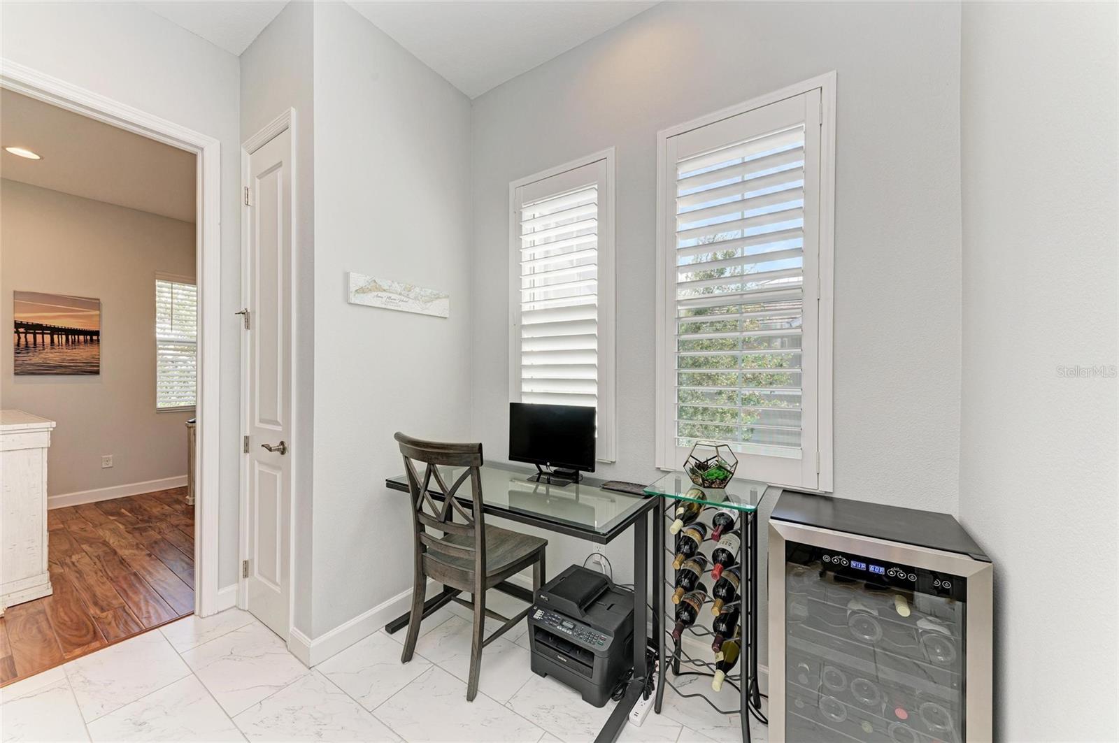 308 SAPPHIRE LAKE DR #202