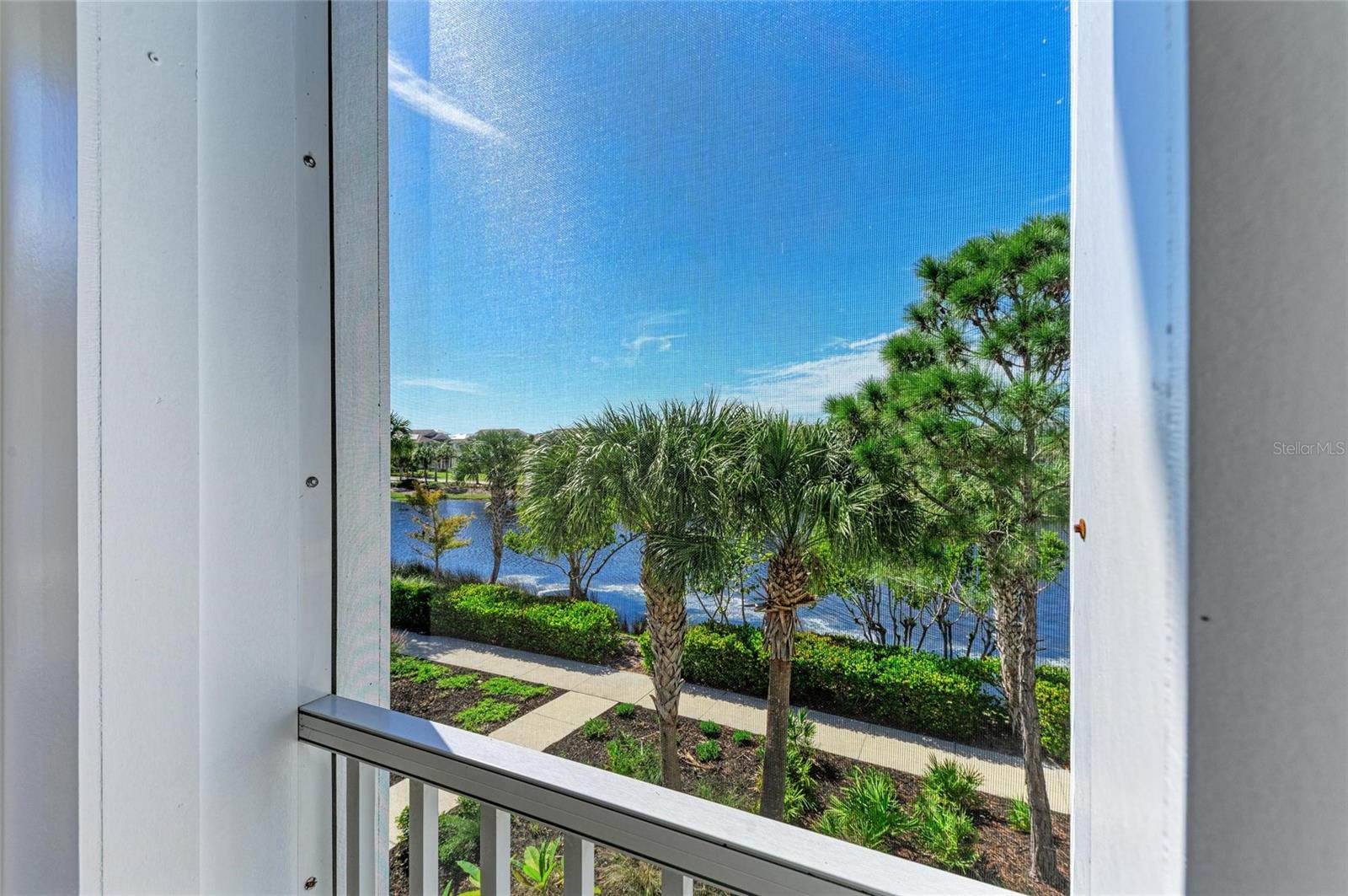 308 SAPPHIRE LAKE DR #202