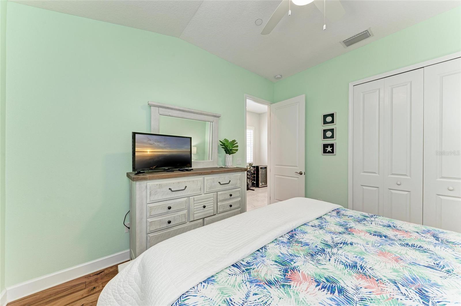 308 SAPPHIRE LAKE DR #202