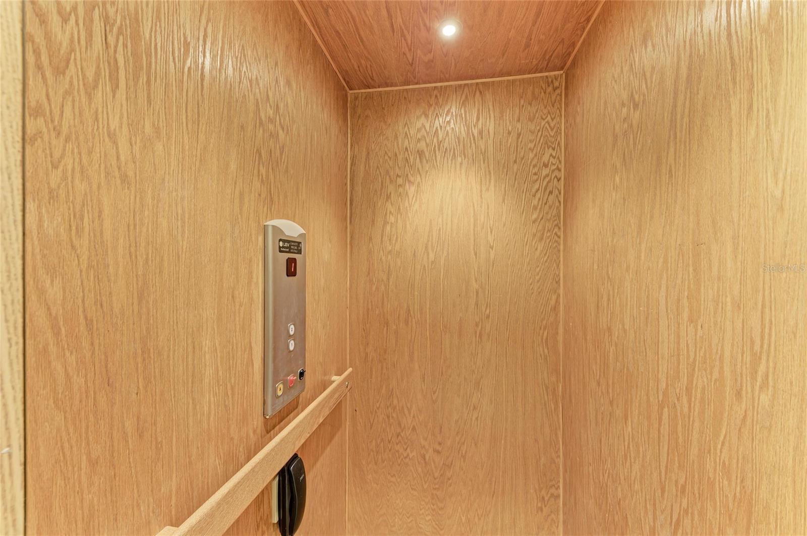 308 SAPPHIRE LAKE DR #202