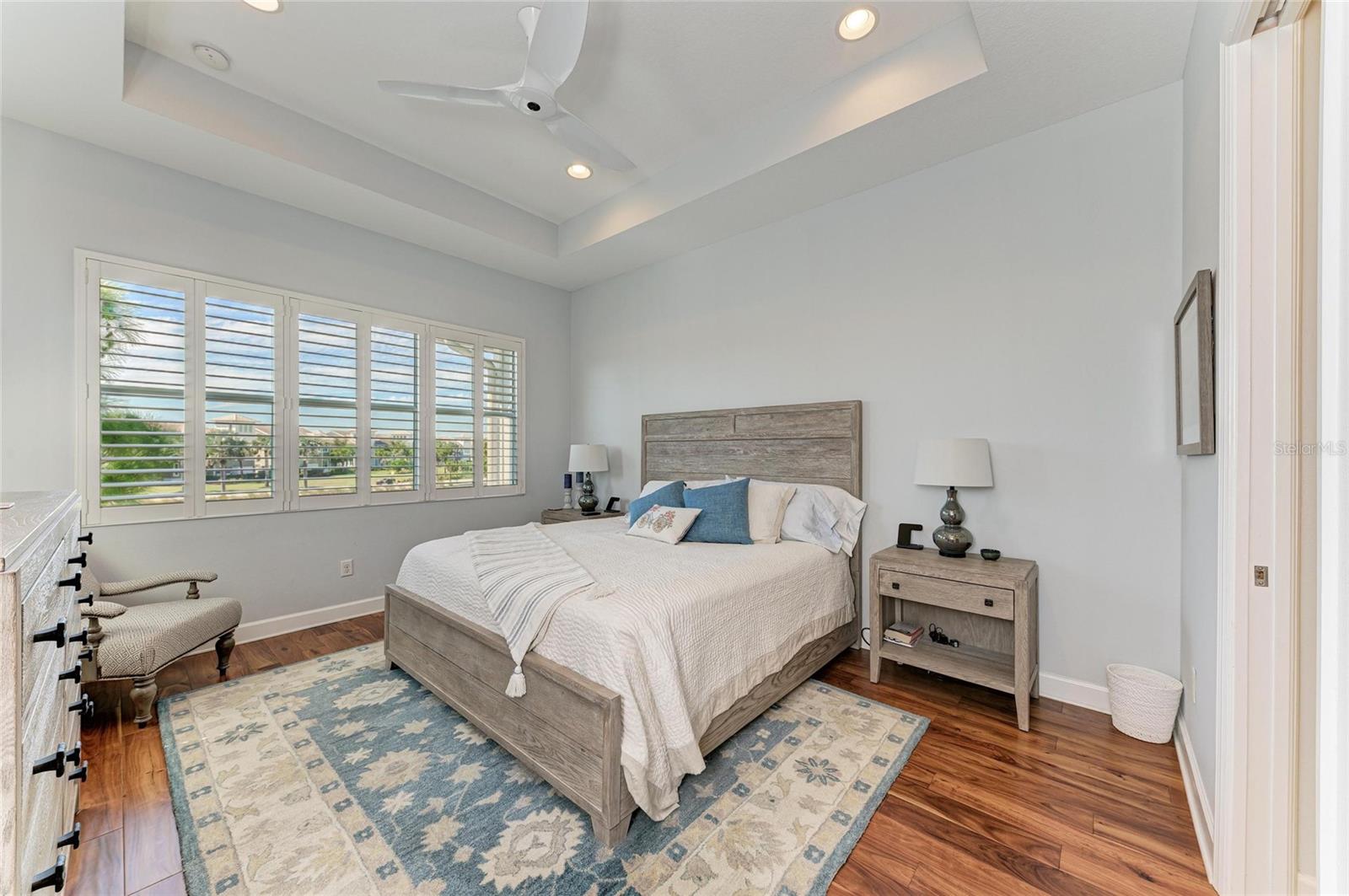 308 SAPPHIRE LAKE DR #202