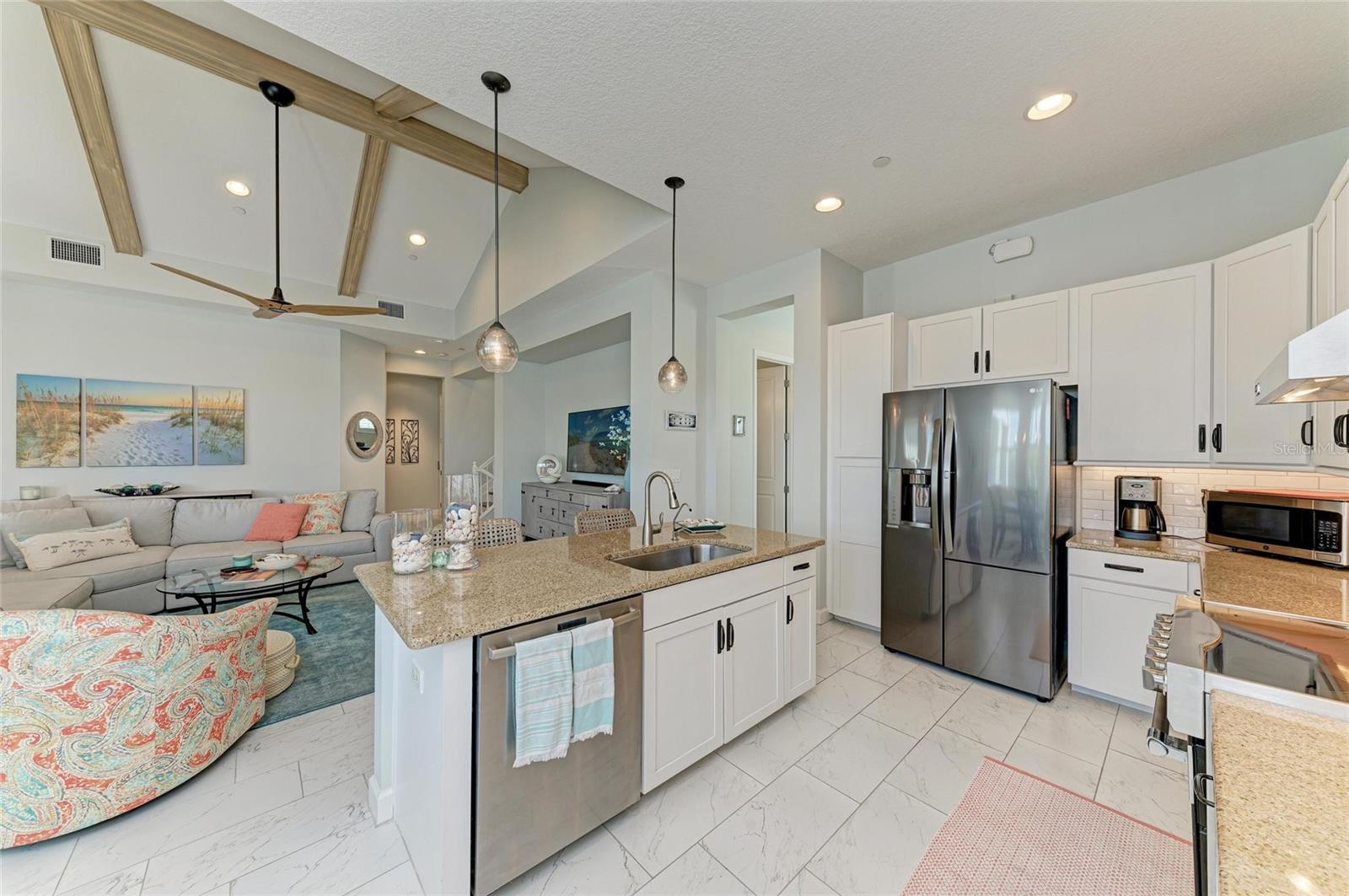 308 SAPPHIRE LAKE DR #202