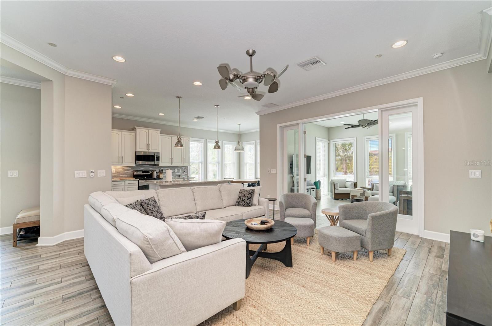 348 SAPPHIRE LAKE DR #101