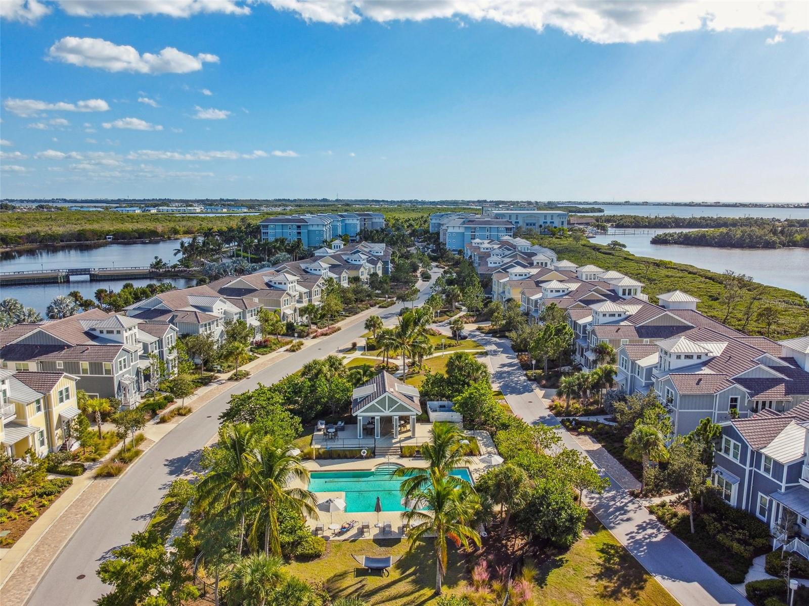 348 SAPPHIRE LAKE DR #101