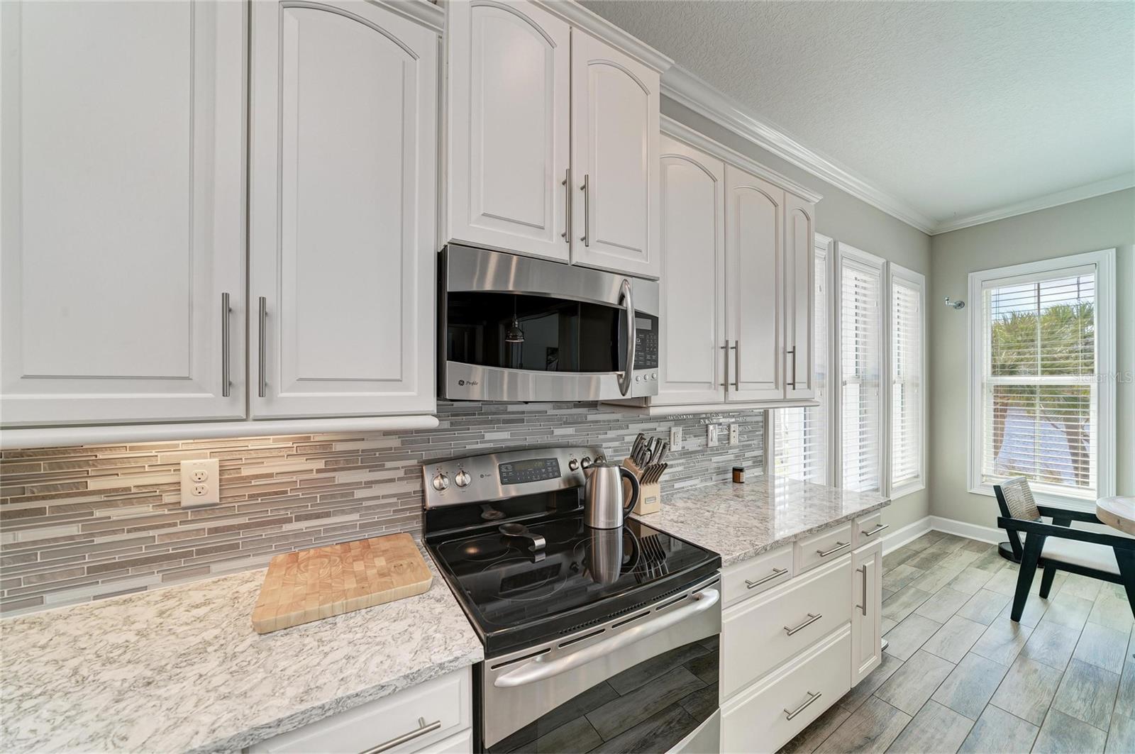 348 SAPPHIRE LAKE DR #101