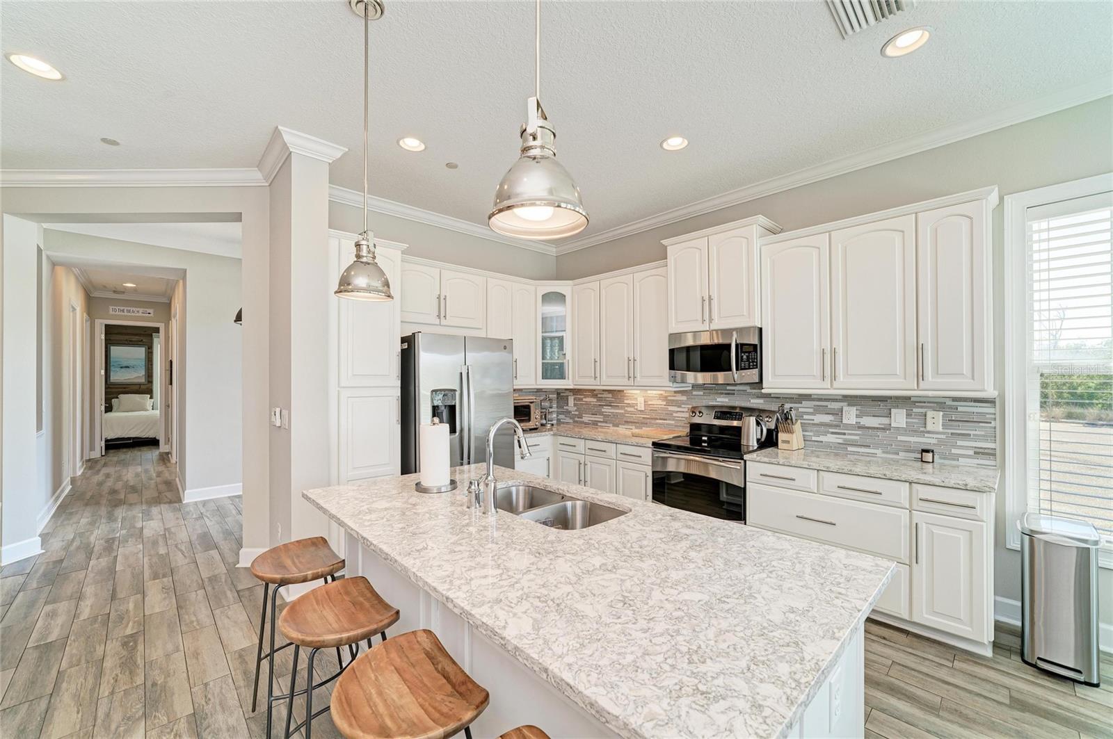 348 SAPPHIRE LAKE DR #101